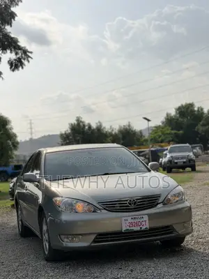 Toyota Camry XLE V6 4dr Sedan (3.0L 6cyl 5A) 2005 Gray