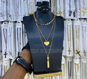 Luxury Red Clover Pendant Necklace for Women | Gold Plated Jewelry