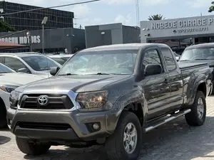 Toyota Tacoma TRD PRO V6 4dr Access Cab 4WD 6.1 ft. SB (4.0L 6cyl 6M)