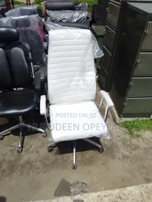 Executive Office Chair ( Senator Chair )