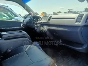 Toyota HiAce 2013 Blue
