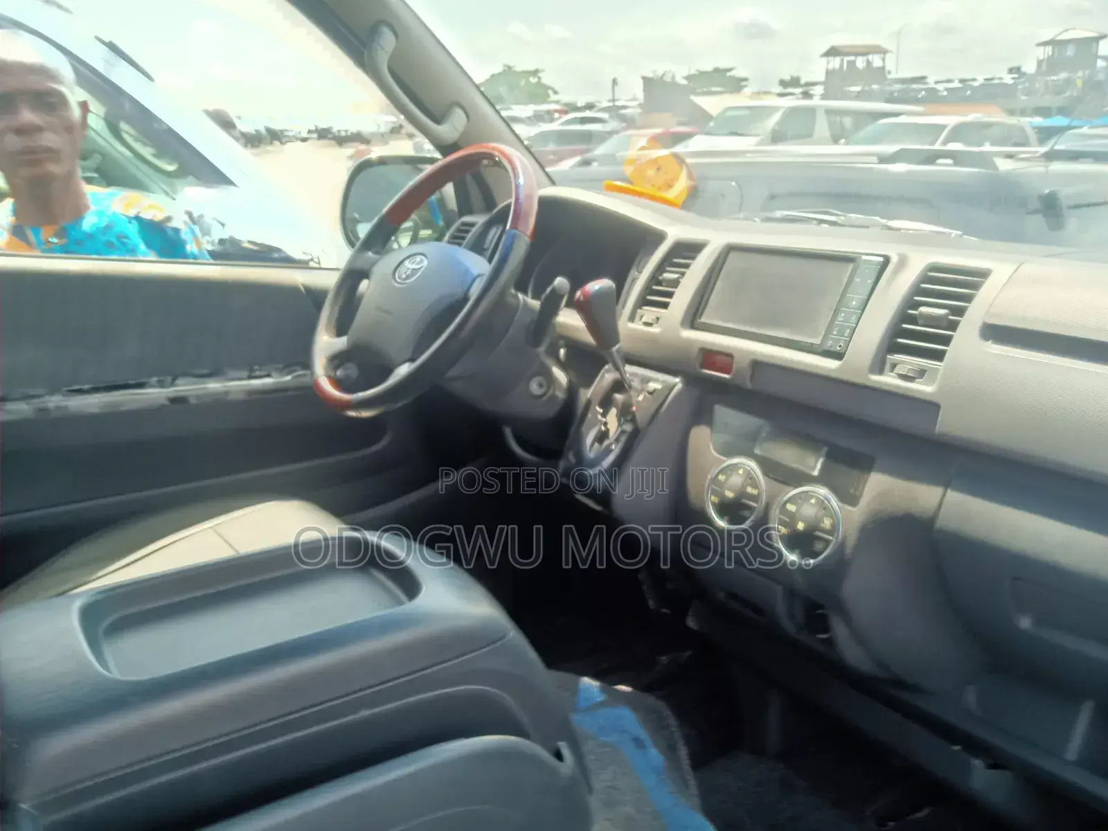 Toyota HiAce 2013 Blue