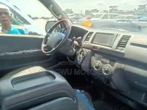 Toyota HiAce 2013 Blue
