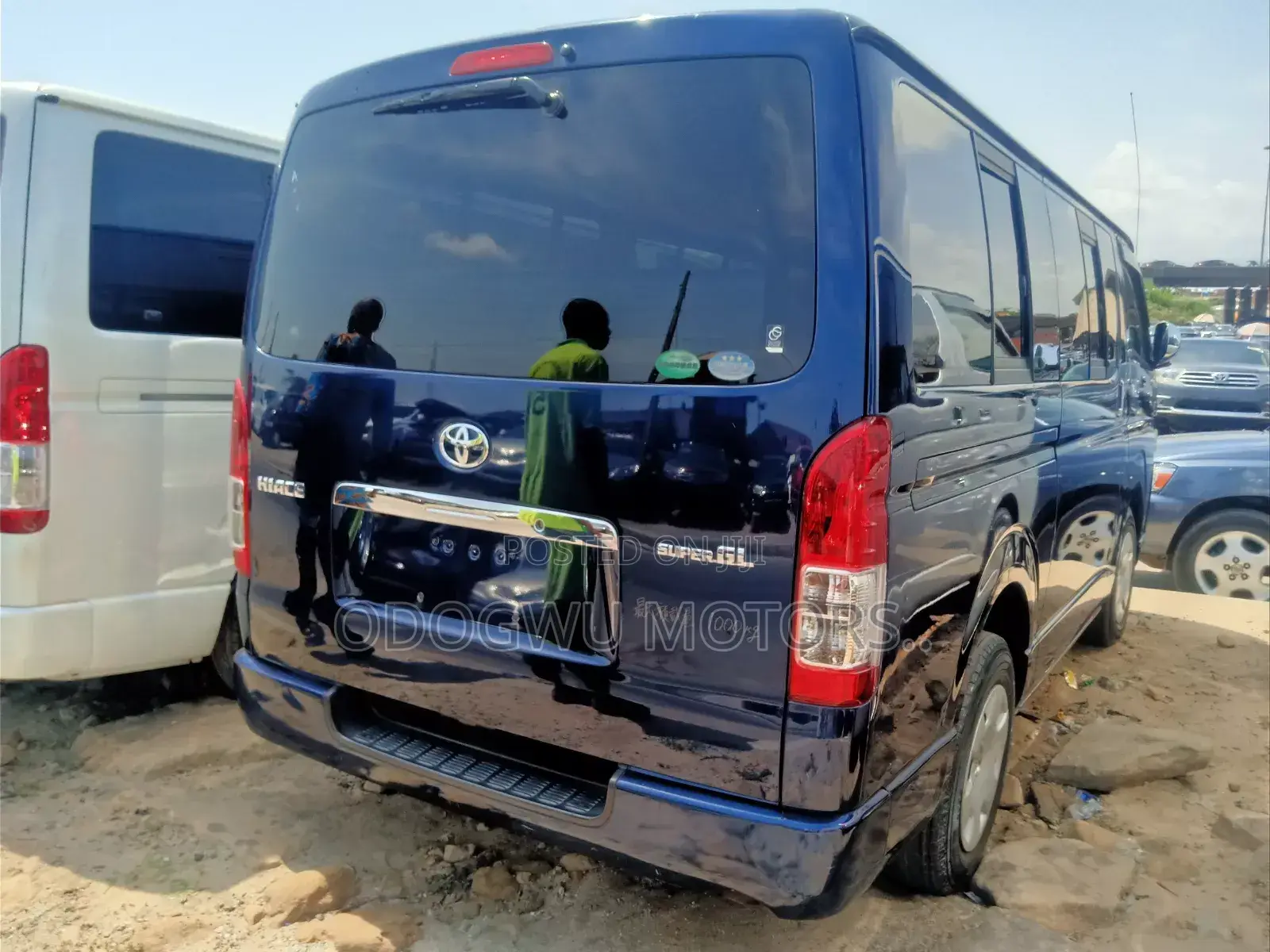 Toyota HiAce 2013 Blue