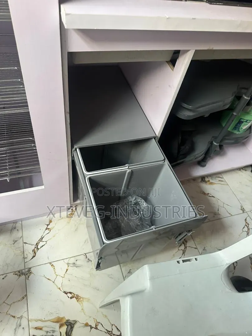 Cabinet Plastic Pull-Out Trash Can