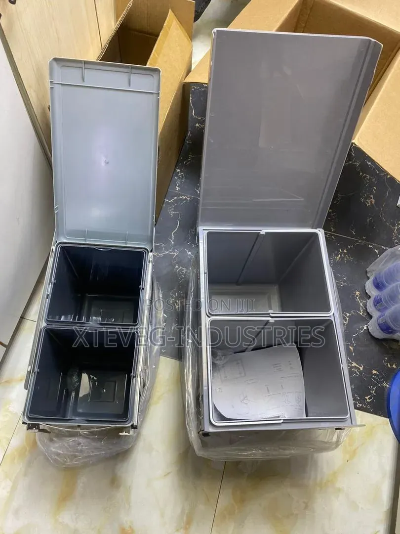 Cabinet Plastic Pull-Out Trash Can