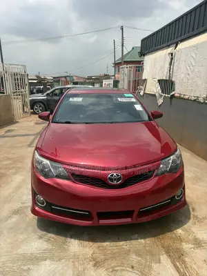 Toyota Camry SE 4dr Sedan (2.5L 4cyl 6A) 2013 Red