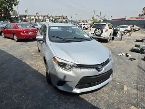 Toyota Corolla LE Plus 4dr Sedan (1.8L 4cyl CVT) 2015 Silver