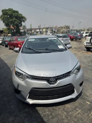 Toyota Corolla LE Plus 4dr Sedan (1.8L 4cyl CVT) 2015 Silver
