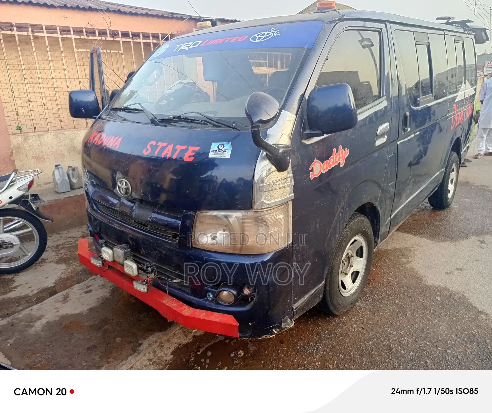 Toyota HiAce 2006 Blue