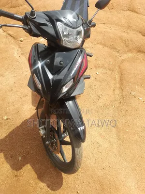 TVS HLX 125 2025 Black