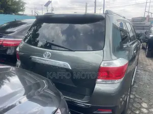 Toyota Highlander Limited 2011 Green