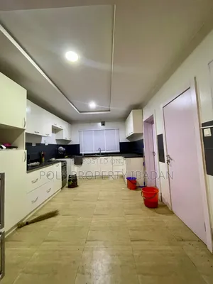 4bdrm Duplex in Jericho Estate for rent