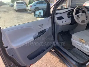 Toyota Sienna 2012 Gray