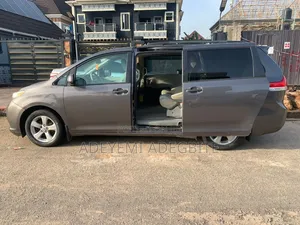 Toyota Sienna 2012 Gray