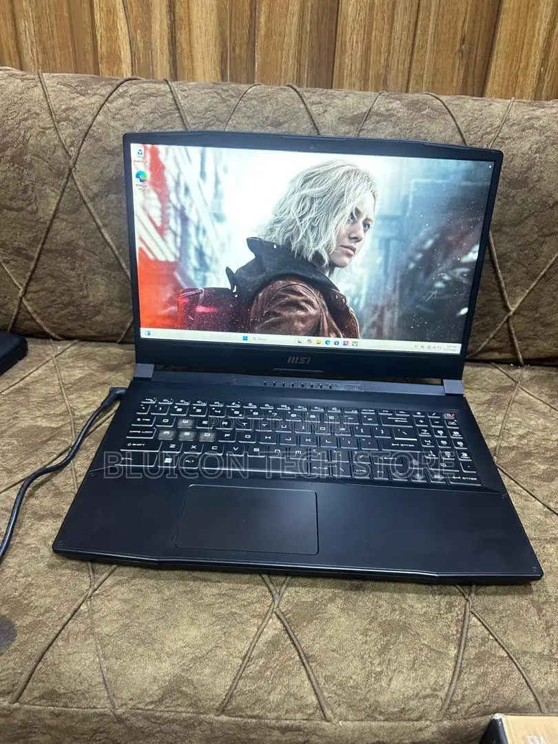 Laptop MSI Katana 15 16GB Intel Core i7 SSD 1T