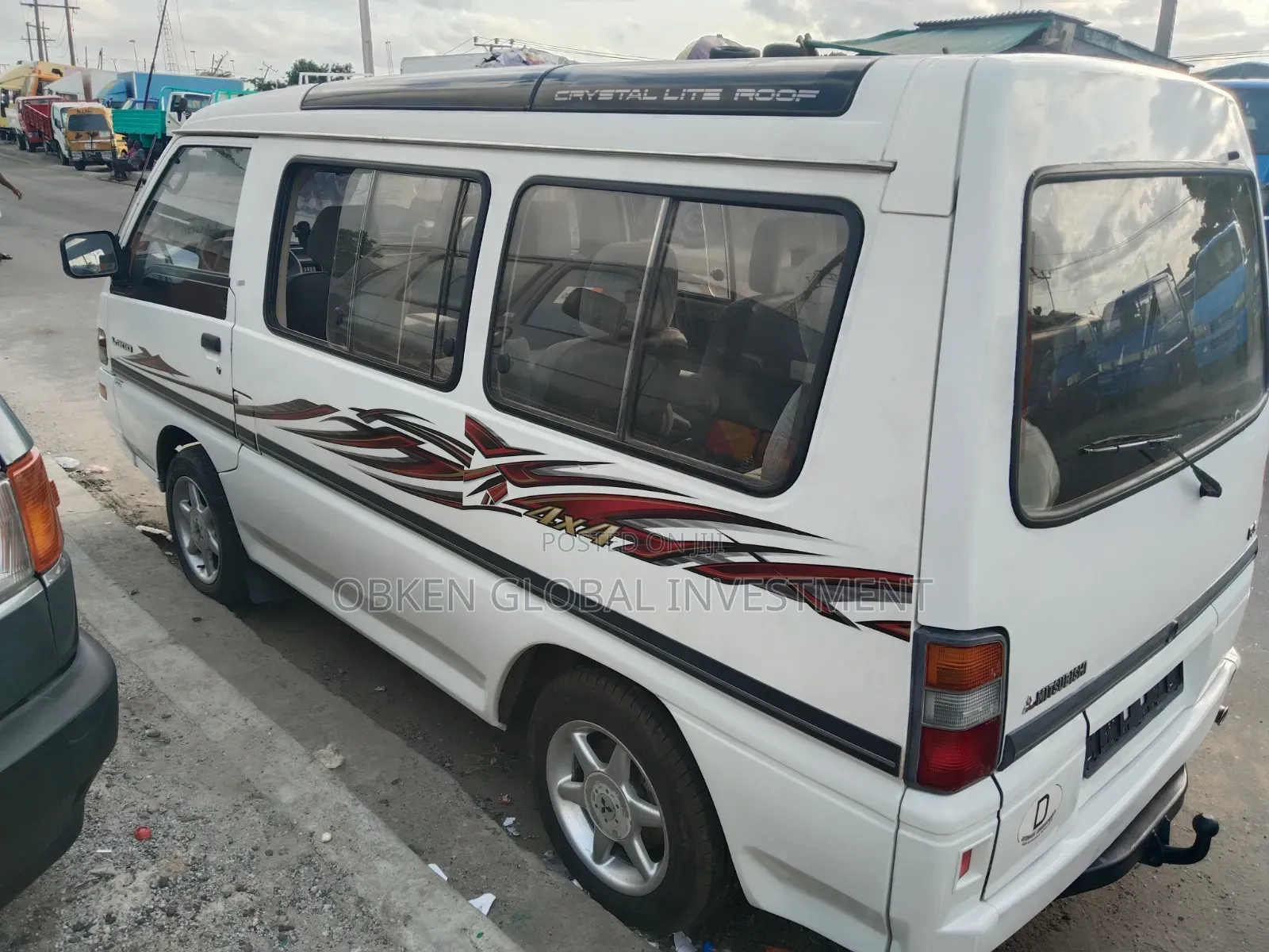 Mitsubishi L300 2005 White