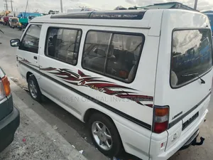 Mitsubishi L300 2005 White