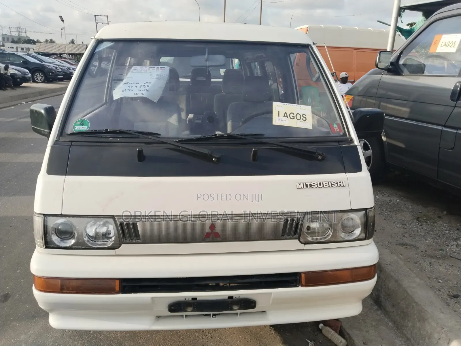 Mitsubishi L300 2005 White