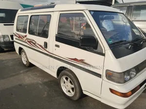 Mitsubishi L300 2005 White