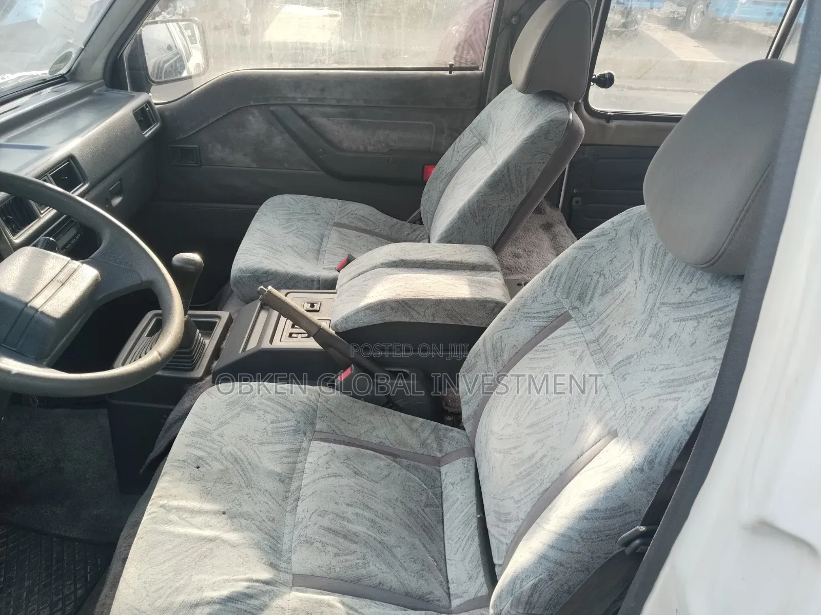 Mitsubishi L300 2005 White