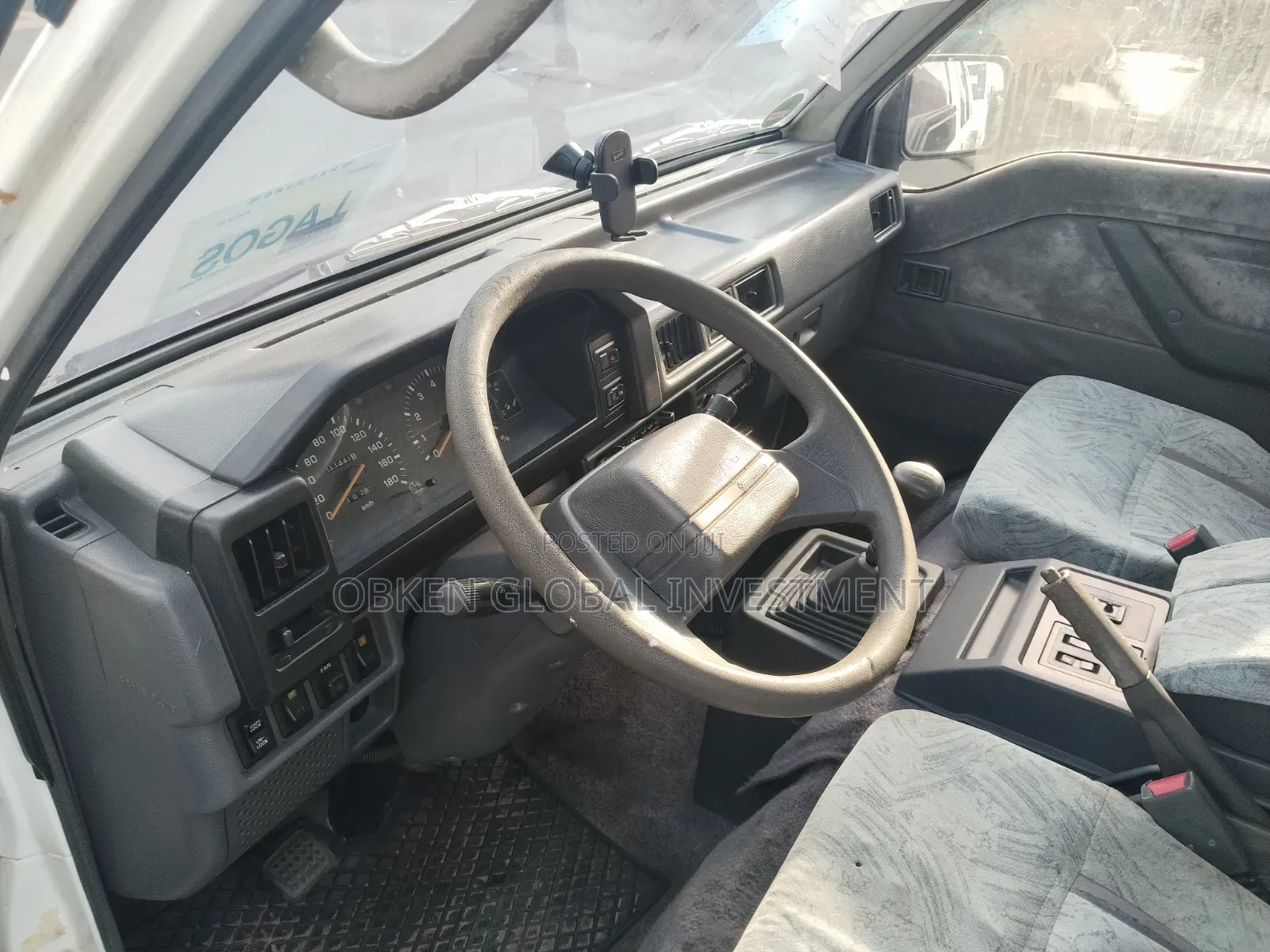 Mitsubishi L300 2005 White