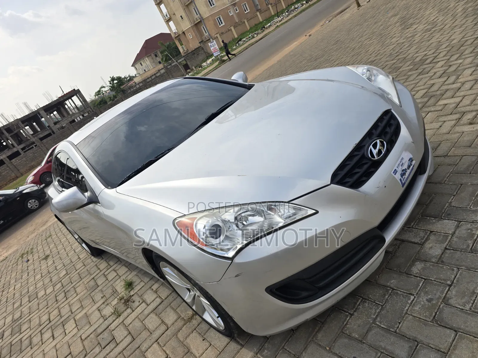 Hyundai Genesis 2010 Silver
