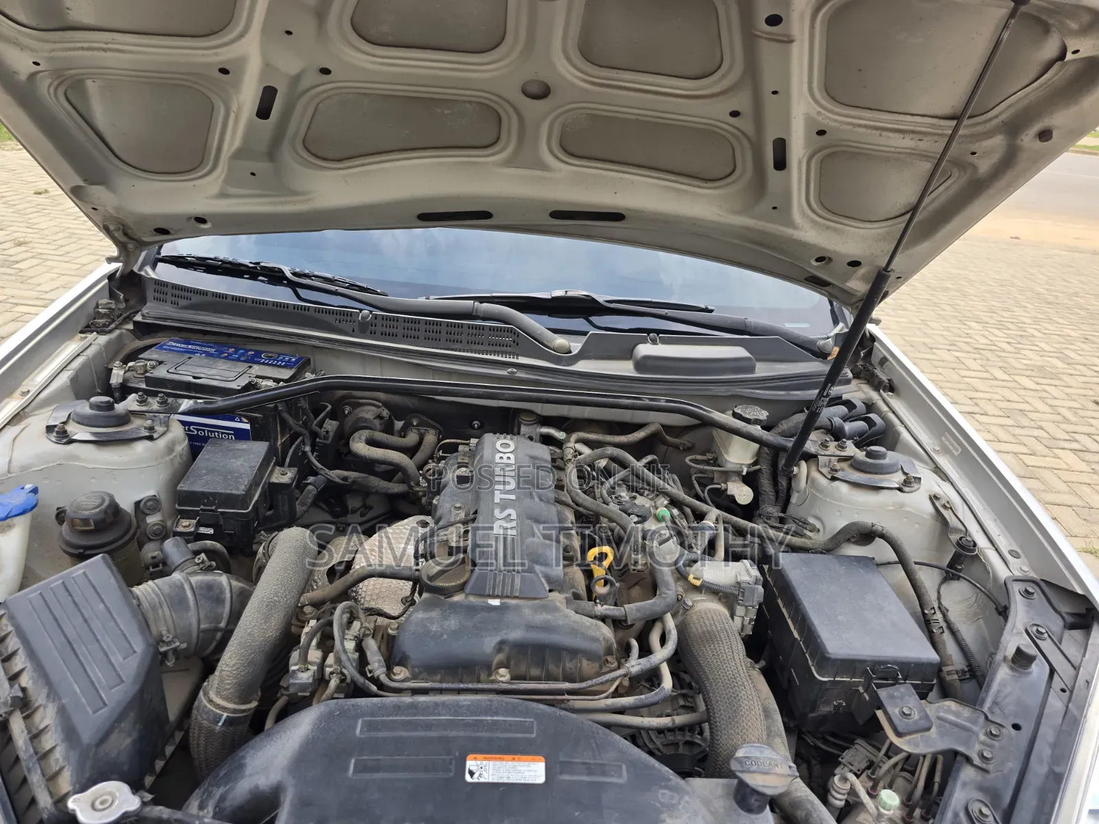 Hyundai Genesis 2010 Silver