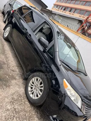 Toyota Sienna 2012 Black