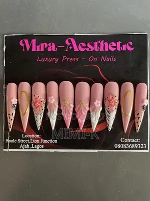 Beautiful Press on Nails and Cluster Lash