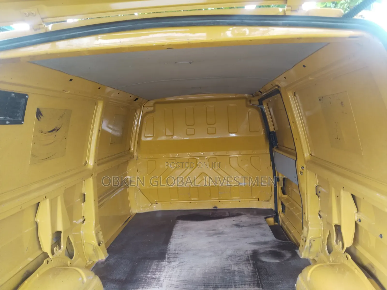 Volkswagen Transporter 2005 Yellow
