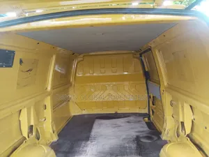 Volkswagen Transporter 2005 Yellow