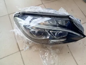 Headlight W205 (Double Charger) Rh