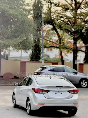 Hyundai Elantra Limited 4dr Sedan (1.8L 4cyl 6A) 2015 White