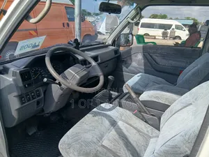 Mitsubishi L300 2005 White