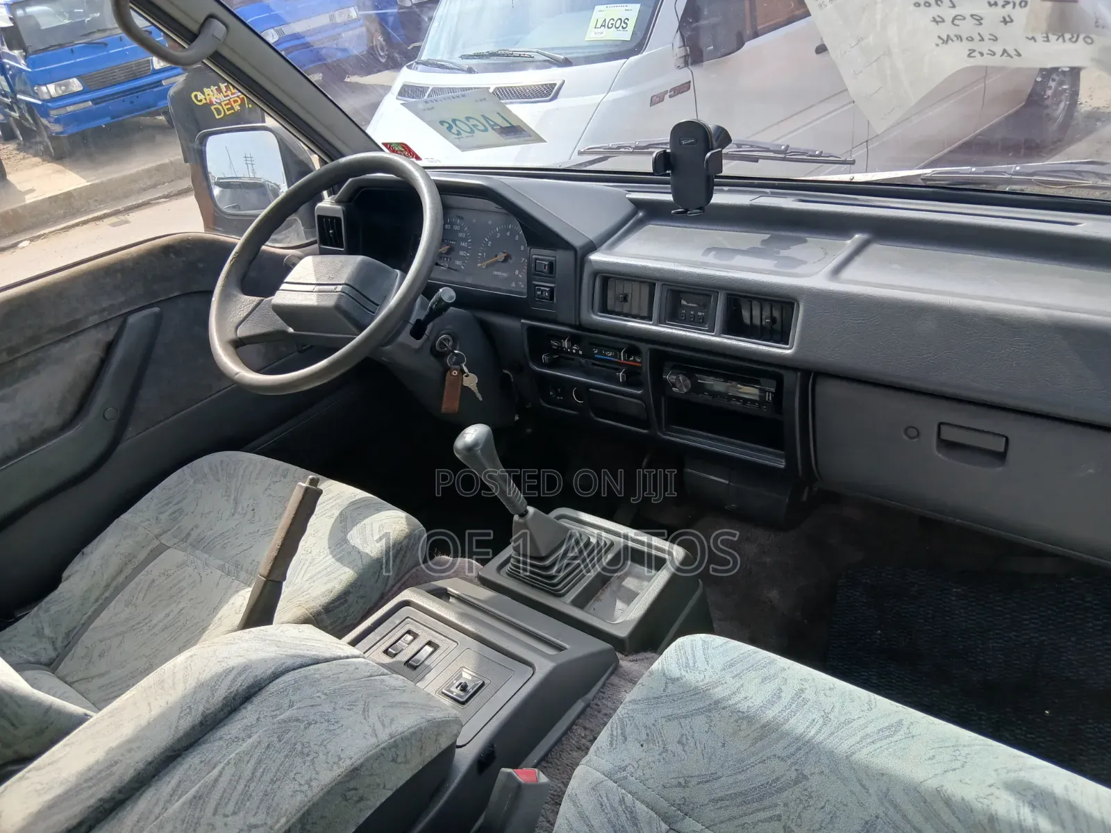 Mitsubishi L300 2005 White