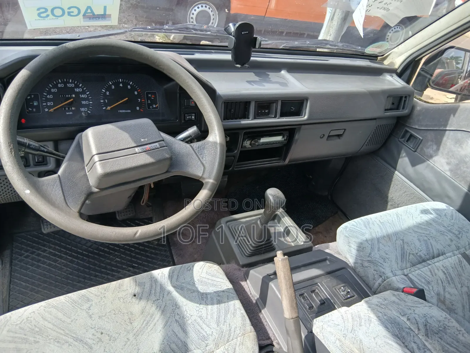 Mitsubishi L300 2005 White
