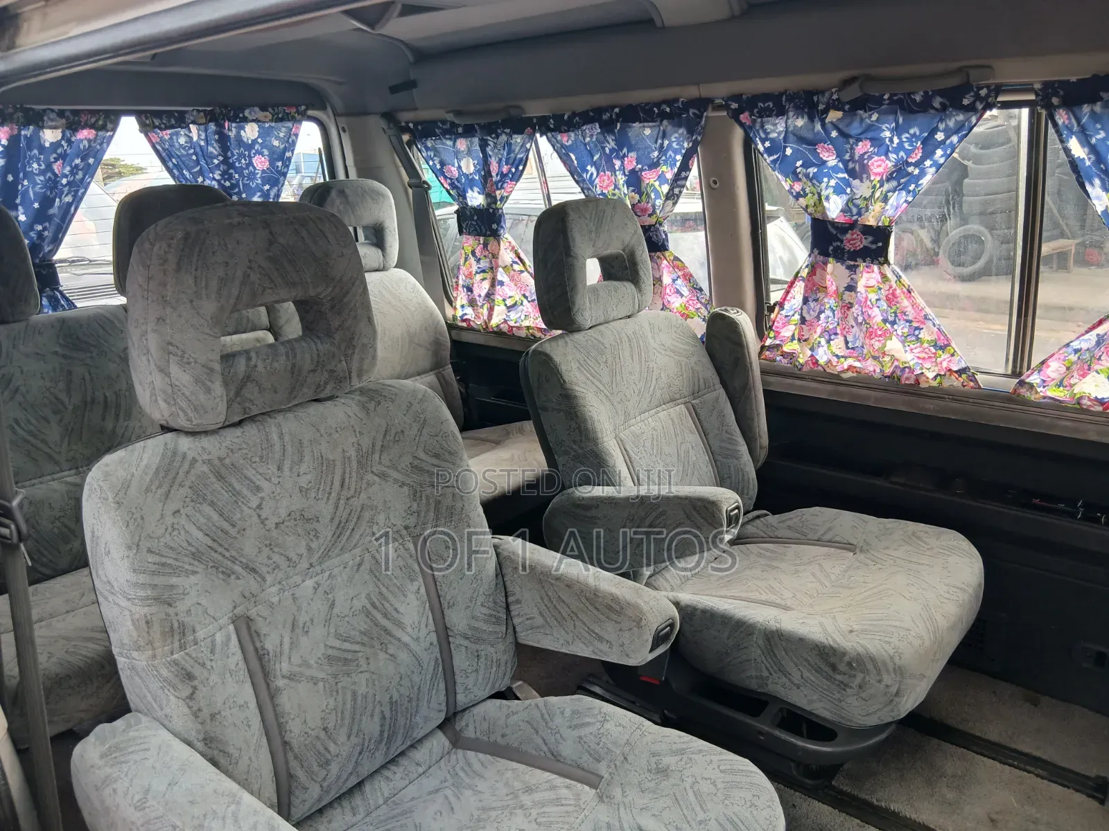 Mitsubishi L300 2005 White