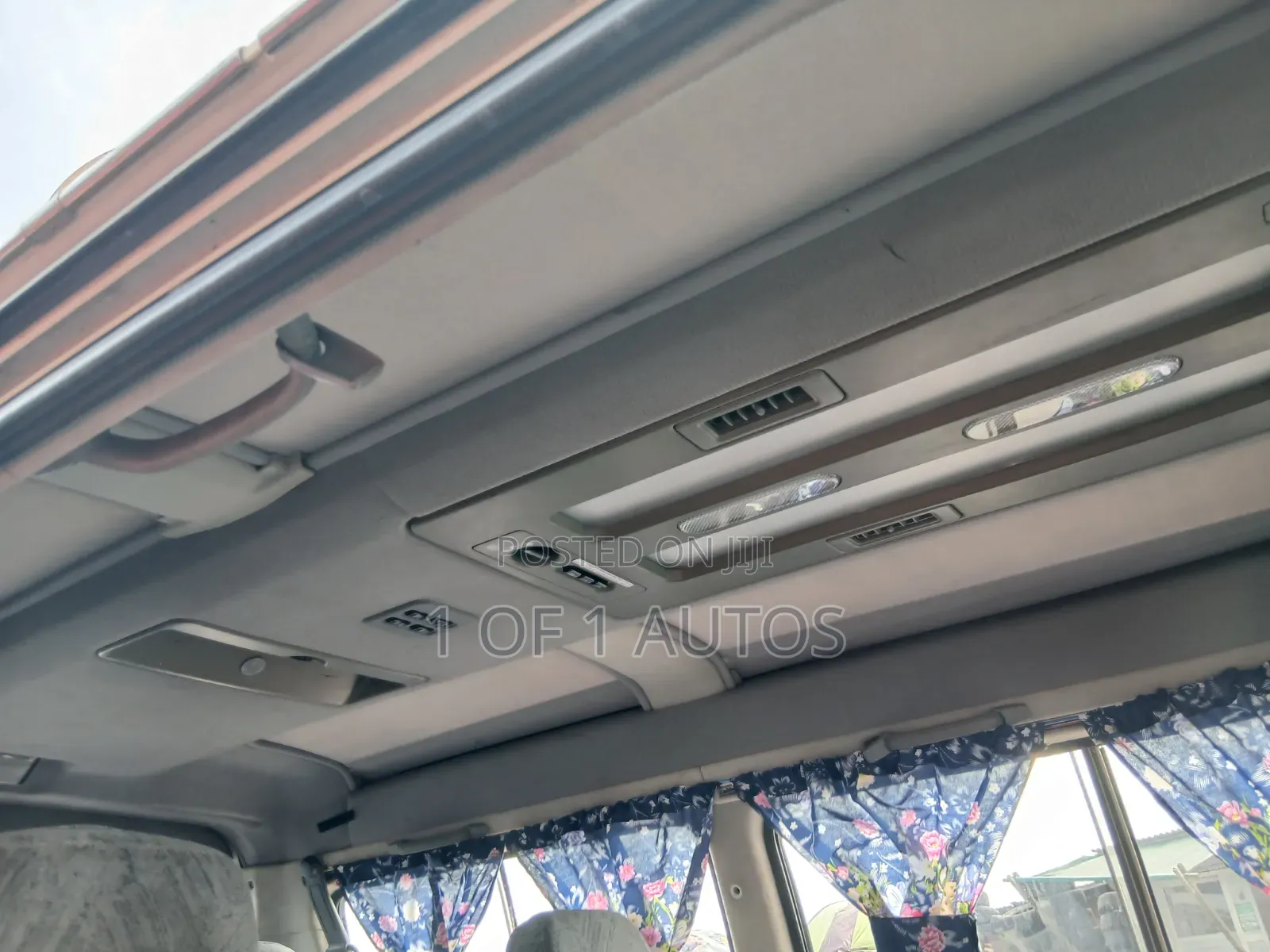 Mitsubishi L300 2005 White
