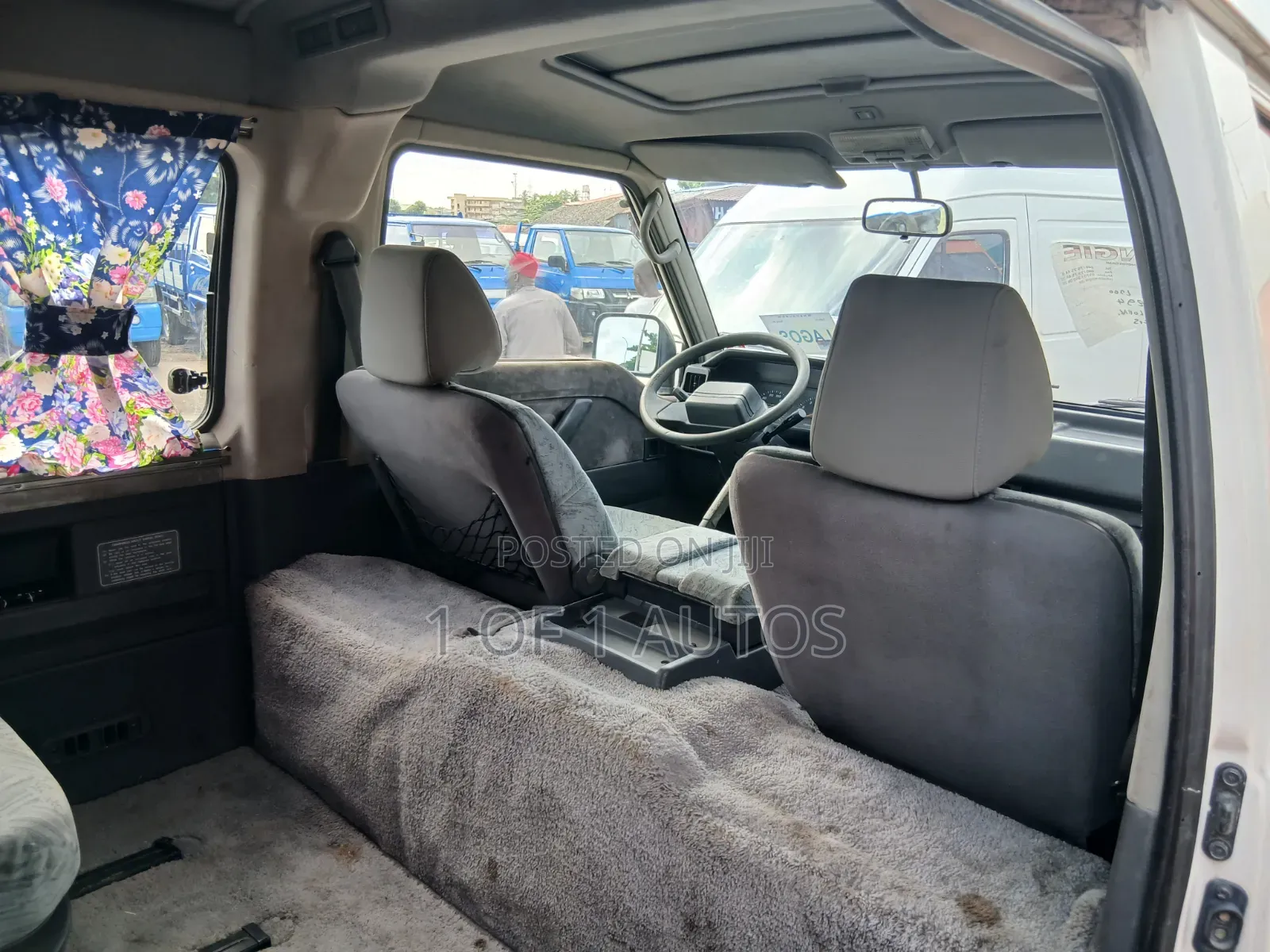 Mitsubishi L300 2005 White