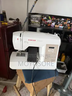 Singer Tabletop Sewing Machine (With Design Functions