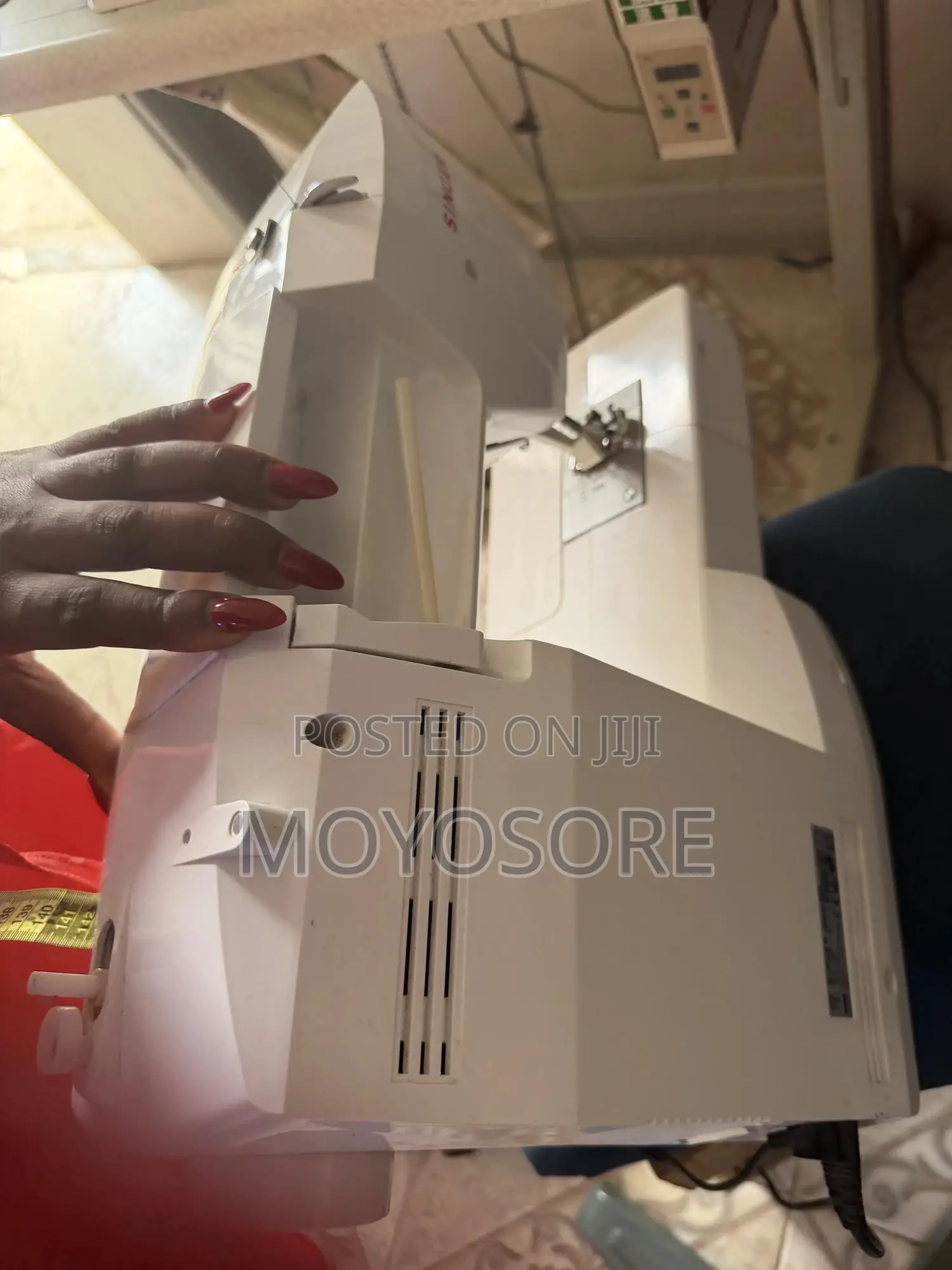 Singer Tabletop Sewing Machine (With Design Functions