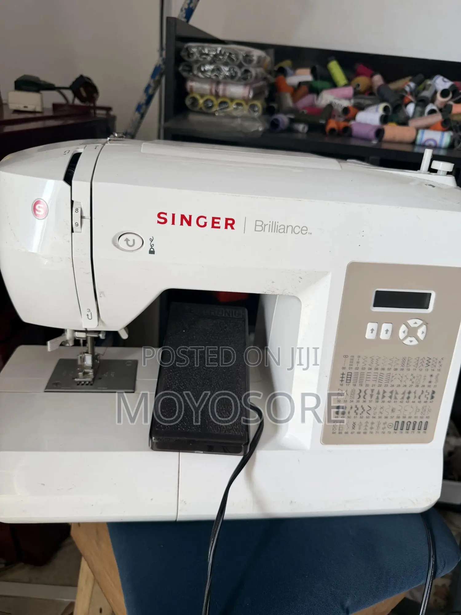 Singer Tabletop Sewing Machine (With Design Functions
