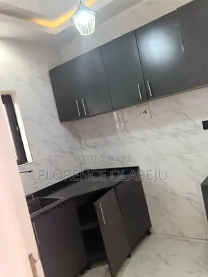 3bdrm Block of Flats in Akoto, Oluyole for rent