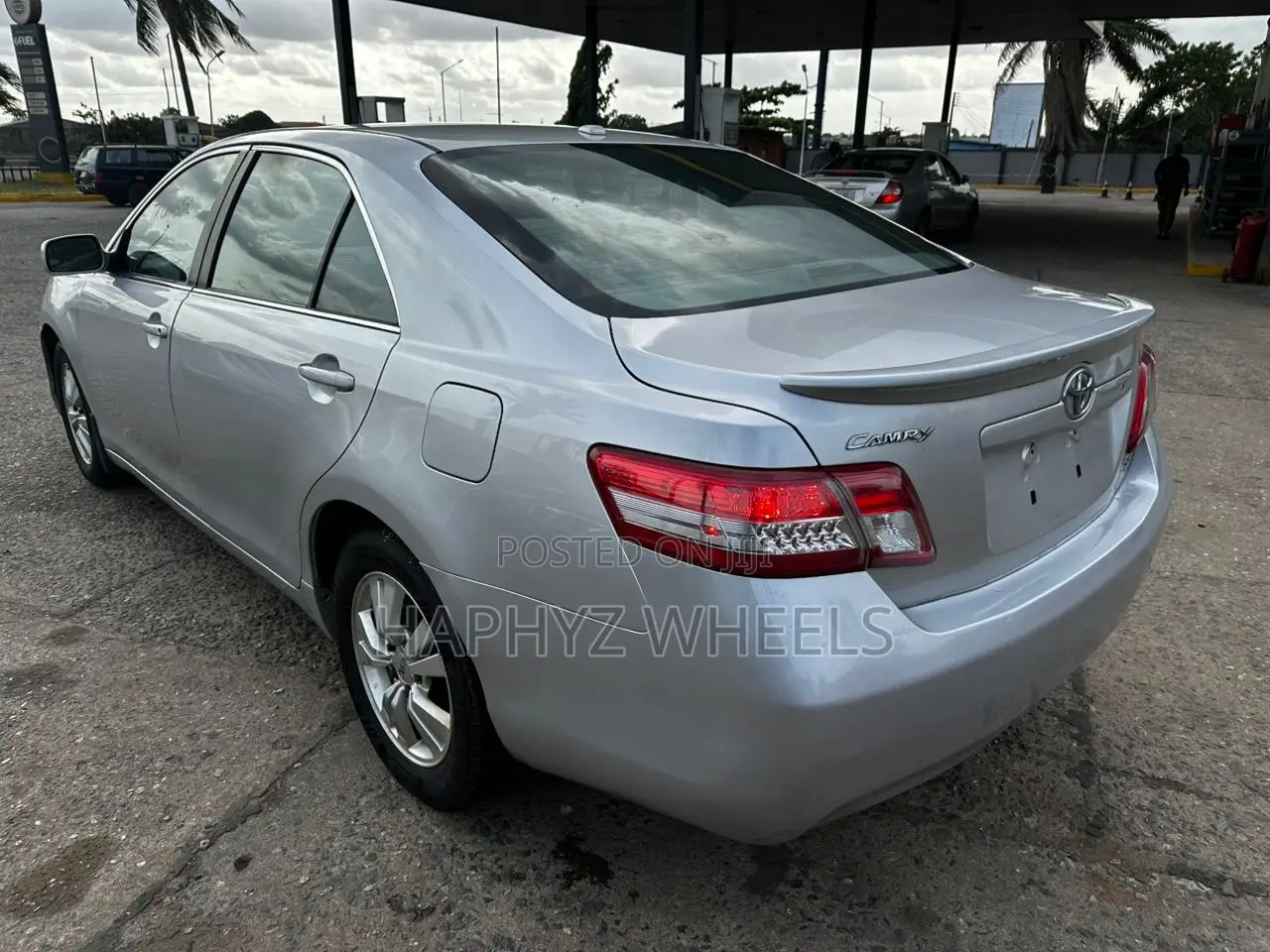 Toyota Camry LE 4dr Sedan (2.5L 4cyl 6AM) 2010 Silver