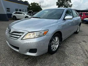Toyota Camry LE 4dr Sedan (2.5L 4cyl 6AM) 2010 Silver