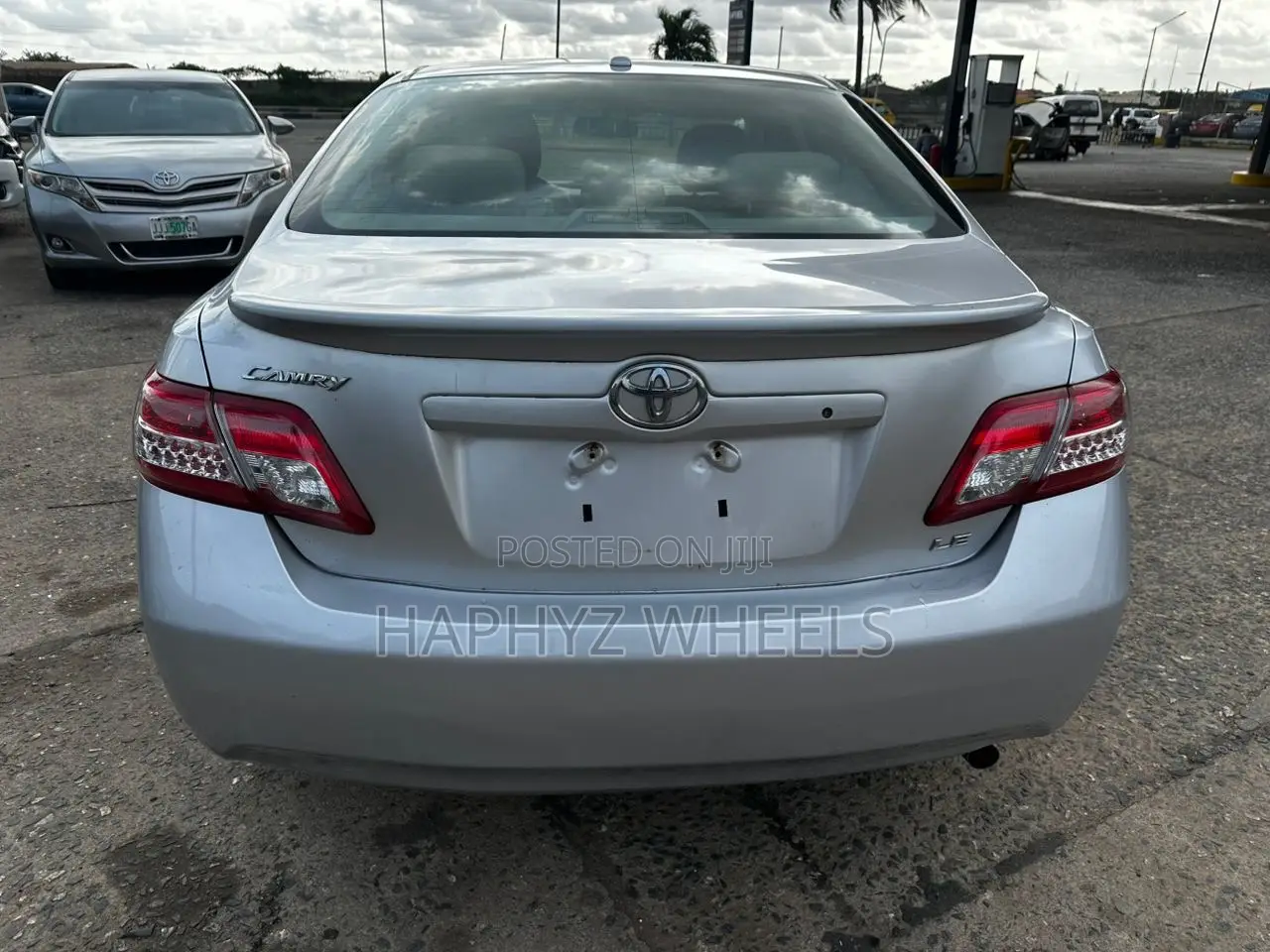 Toyota Camry LE 4dr Sedan (2.5L 4cyl 6AM) 2010 Silver