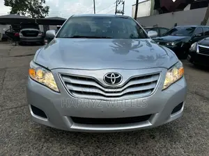 Toyota Camry LE 4dr Sedan (2.5L 4cyl 6AM) 2010 Silver