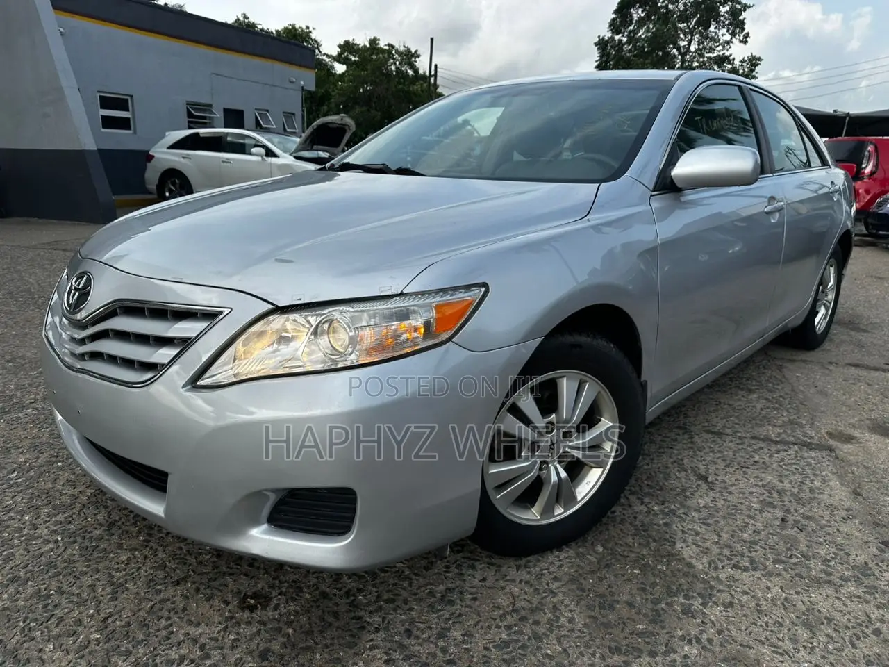 Toyota Camry LE 4dr Sedan (2.5L 4cyl 6AM) 2010 Silver