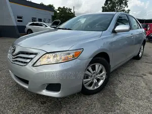 Toyota Camry LE 4dr Sedan (2.5L 4cyl 6AM) 2010 Silver